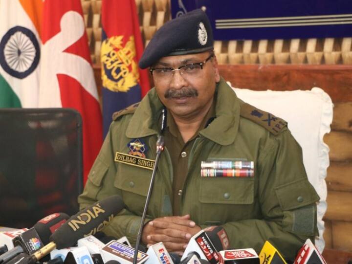 DGP Dilbag Singh big statement on Militancy in Jammu and Kashmir Jammu Kashmir: जम्मू-कश्मीर में आतंकवाद पर पुलिस महानिदेशक का बड़ा बयान, आतंकवादियों पर भी कही बात