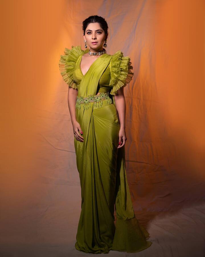 या शोसाठी खास केलेला लूक तिने सोशल मीडियावर शेअर केला आहे.(फोटो सौजन्य :sonalee18588/इंस्टाग्राम)