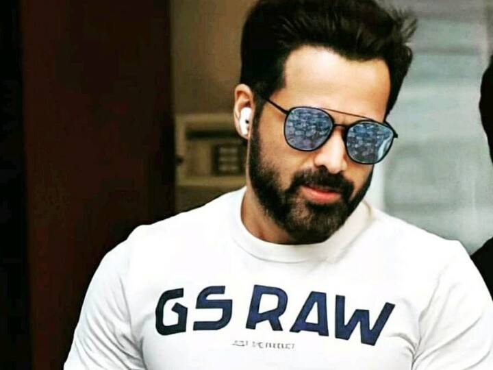 stones pelted on emraan hashmi during ground zero shoot in kashmir miscreant arrested Emraan Hashmi Kashmir: કાશ્મીરમાં ઈમરાન હાશ્મી પર પથ્થરમારો, પોલીસે આરોપીની ધરપકડ કરી