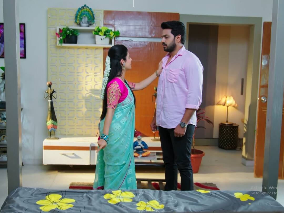 Devatha Serial September 19th Episode 655 Written Update Today Episode Devatha September 19th Update: 'మా అక్కకి మళ్ళీ దగ్గర కావాలని అనుకుంటున్నావా' ఆదిత్యని నిలదీసిన సత్య - సంబరంలో మాధవ్, సత్య నిర్ణయం తెలిసి షాకైన రుక్మిణి