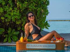 PHOTO: काळ्या मोनोकिनीमध्ये सनी लिओनीच्या बोल्ड लूकने वाढवला इंटरनेटचा पारा; पाहा फोटो!