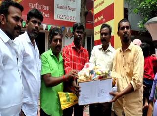 Social workers sent snacks to children affected by untouchability TNN தீண்டாமையால் பாதிக்கப்பட்ட சிறுவர்களுக்கு திண்பண்டங்களை அனுப்பி வைத்த சமூக அலுவலர்கள்