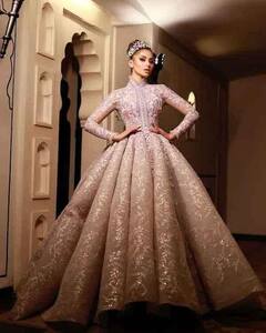 ਜਦੋਂ 40 ਕਰੋੜ ਦੇ ਕੱਪੜੇ ਪਹਿਨ ਕੇ ਉਰਵਸ਼ੀ ਰੌਤੇਲਾ ਨੇ ਬਟੋਰੀਆਂ ਸੀ ਖੂਬ ਸੁਰਖੀਆਂ, ਦੇਖੋ ਤਸਵੀਰਾਂ