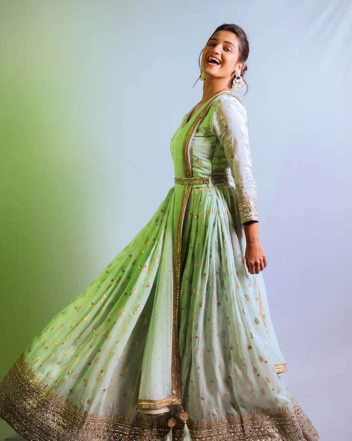 नुकतेच हृता दुर्गुळेने तिचे काही नवे फोटो सोशल मीडियावर शेअर केले आहेत. (Photo : @Hruta Durgule/IG)