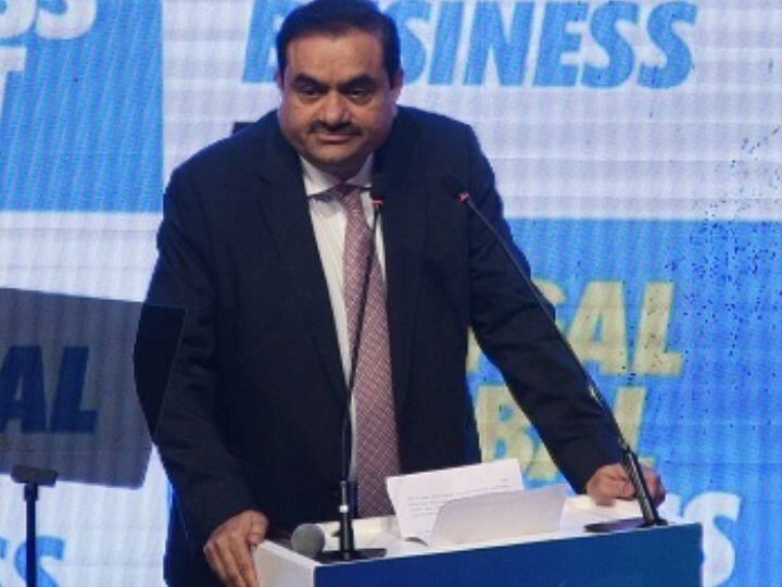 Gautam Adani Fells At Fourth Position In Bloomberg Billionaires Index  After Massive Fall In Adani Group Stocks Adani Group Stocks: अडानी समूह के शेयरों में भारी गिरावट के बाद अमीरों की सूची में चौथे स्थान पर आ गए गौतम अडानी