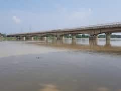 घाघरा और रोहिन नदी खतरे के निशान के ऊपर, राप्ती नदी भी पहुंची करीब, बाढ़ चौकियों को अलर्ट जारी