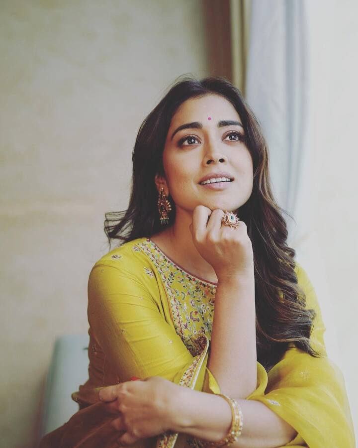 2018 మార్చి 19న రష్యాకు చెందిన తన బాయ్ ఫ్రెండ్ ఆండ్రీ కోషివ్ ను పెళ్లి చేసుకుంది. ప్రస్తుతం వీరికి రాధ అనే పాప ఉంది. Photo@shriya_saran1109/instagram