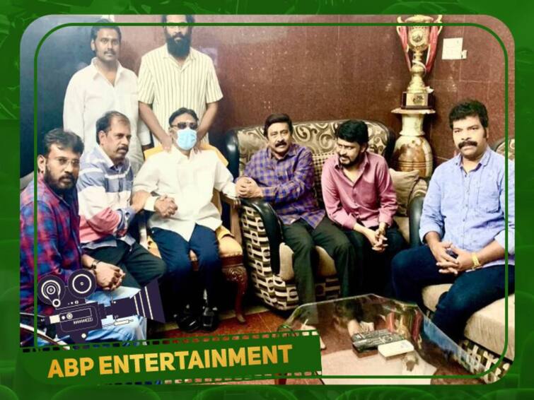 TN Film Director’s Association team met Vijaykanth today Captain health: ‛வானத்தை போல மனம் படைத்த மன்னவனே...’ விஜயகாந்தை சந்தித்து நெகிழ்ந்த இயக்குனர்கள்!
