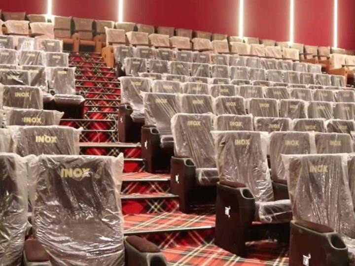 बॉलिवूड अभिनेता आमिर खान (Aamir Khan) स्टारर 'लाल सिंह चड्ढा' (Laal Singh Chaddha) या चित्रपटाच्या स्पेशल स्क्रिनिंगसह मल्टिप्लेक्स आजपासून सर्वसामान्यांसाठी खुले होणार आहे.