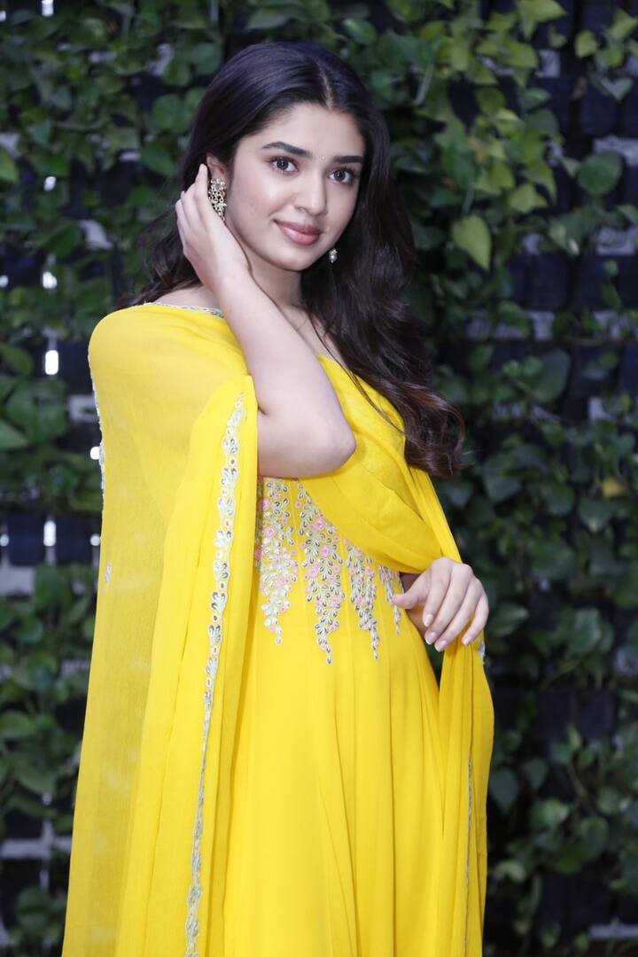 ప్రస్తుతం నాగచైతన్యతో వెంకట్ ప్రభు దర్శకత్వంలో ఓ సినిమా చేస్తున్నది.