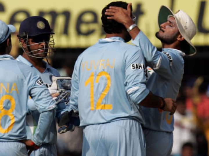 India vs Australia 1st T20 PCA Names Yuvraj Singh, Harbhajan Singh Stands Mohali in Punjab CM Bhagwant Mann Presence Ind vs Aus: PCA Names Pavilions After Cricketing Stalwarts Yuvraj Singh, Harbhajan Singh