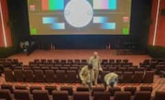 Multiplex in Kashmir: ৩০ বছরের প্রতীক্ষা শেষ, আজ থেকে কাশ্মীরে খুলছে মাল্টিপ্লেক্স, সামনে এল অন্দরসজ্জার ছবি