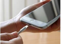 Phone Charge: ফোন চার্জের সময় এই ভুলগুলি করলে হতে পারে মারাত্মক ক্ষতি