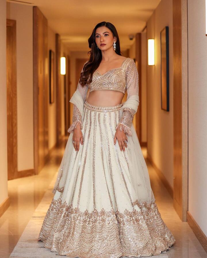 गौहरने आपल्या जबरदस्त अभिनयाने केवळ प्रेक्षकांचीच मने जिंकली नाहीत, तर तिच्या मनमोहक अभिनयाने लोकही वेडे झाले आहेत. (फोटो सौजन्य :gauaharkhan/इंस्टाग्राम)