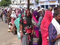 खाद वितरण के लिए किसानों की लगी लंबी लाइन, कालाबाजारी करने वालों के खिलाफ हुआ ये एक्शन