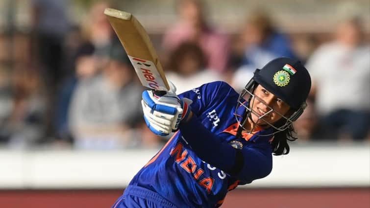 The ICC Womens T20I Cricketer of the Year 2022 nominees include Smriti Mandhana Nida Dar Sophie Devine Tahlia McGrath Womens T20I Cricketer of the Year 2022 : स्मृती मंधानाला महिला टी20 क्रिकेटर ऑफ द ईयर होण्याची संधी, शर्यतीत आणखी तीन क्रिकेटर्सही सामिल