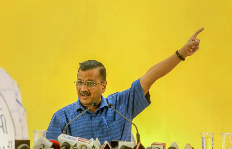 Gujarat Election 2022 Arvind Kejriwal Greeted With 'Modi, Modi' Chants At Vadodara Airport 'BJP And Congress United To Abuse Me': Arvind Kejriwal On 'Modi, Modi' Chants At Vadodara Airport