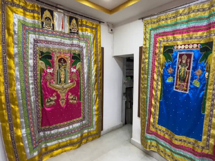 Paradala mani making cloths for Tirumala venkateshwara swamy brahmotsavams from 23 years Tirumala: తిరుమలలో ఎవరికీ దక్కని మహద్భాగ్యం ఈయనకు, 23 ఏళ్లుగా ఈ పరదాల మణి అదే పనిలో