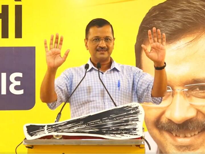 Arvind Kejriwal in gujarat AAP Claims CM Kejriwal was misbehavedin Vadodara वडोदरा में सीएम अरविंद केजरीवाल के साथ ‘दुर्व्यवहार’, कहा- कांग्रेस व BJP उन्हें अपमानित करने में एकजुट