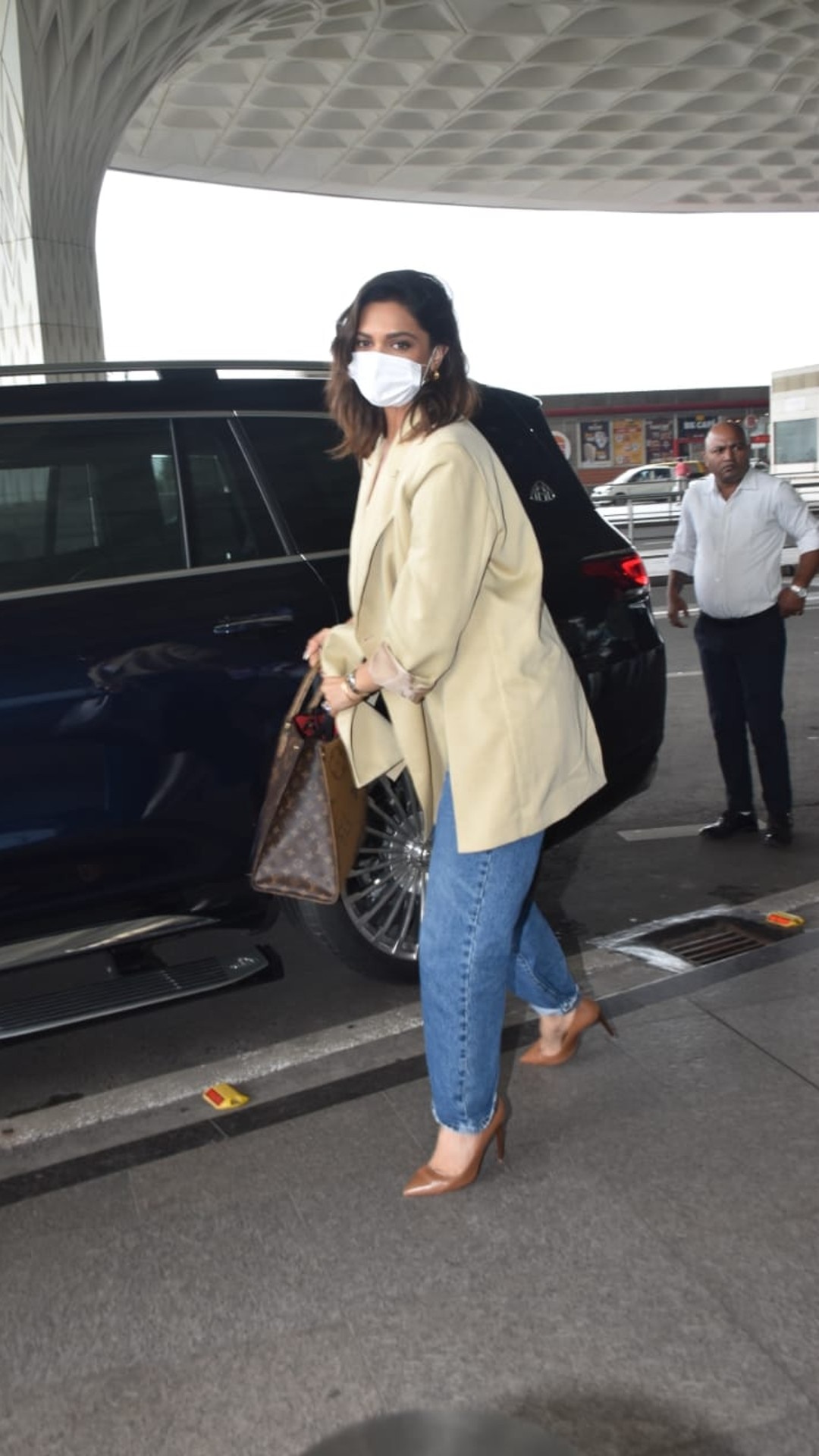 Deepika Padukone Exudes Style In Latest Airport Look