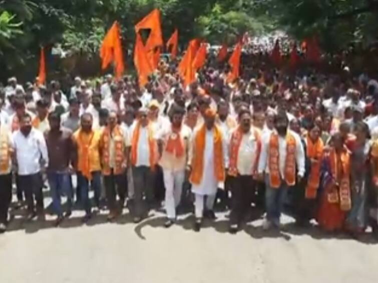 Shiv Sena march in Kolhapur to save inflation ration maharashtra news kolhapur news Shivsena Morcha in Kolhapur : महागाई, रेशन बचावसाठी शिवसेनेचा कोल्हापुरात धडक मोर्चा