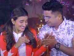 अक्षरा सिंह ने दिया अपने लवर को गोल्डन चांस, कहा - 'मेरे बाबू एक प्रोमिस करो ना'...