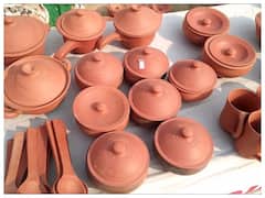 शहर में रहते हैं कोई बात नहीं! मिट्टी के बर्तनों में कभी खाना पकाकर देखिए, ये होंगे फायदे