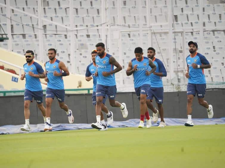 IND vs AUS 1st T20I Playing XI Prediction and Pitch Report Punjab Cricket Association IS Bindra Stadium, Mohali IND Vs AUS: जसप्रीत बुमराह, हर्षल पटेलच्या एन्ट्रीमुळं भारताचं पारडं जड; कशी असेल प्लेईंग इलेव्हन?