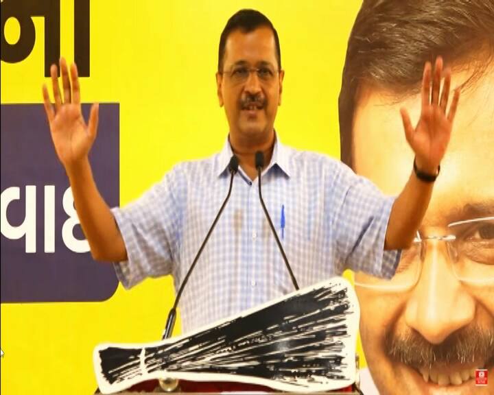 Arvind Kejriwal dialogue with teachers in Vadodara Arvind Kejriwal Gujarat visit: કેજરીવાલે વડોદરામાં વાલીઓ અને શિક્ષકો સાથે કર્યો સંવાદ, જાણો શું આપ્યું નિવેદન