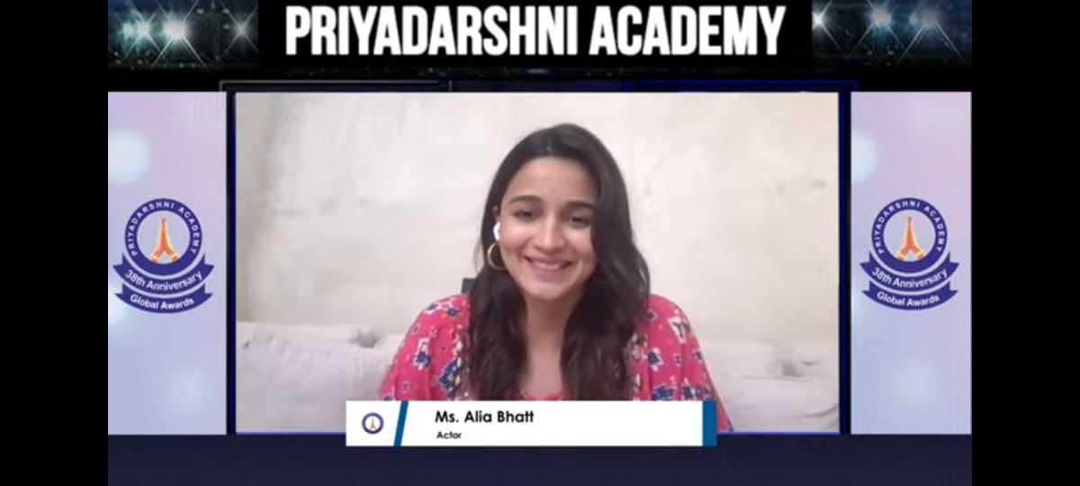 स्मिता पाटिल मेमोरियल अवार्ड्स' से सम्मानित हुईं Alia Bhatt, एक्ट्रेस बोलीं- मेरे लिए बड़े सम्मान की बात