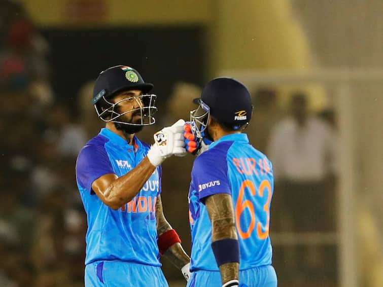IND vs AUS 1st T20I Live India gave runs 209 target to Austraia for win the match IND vs AUS, 1st T20I, 1st Inning : राहुल-पंड्याची अर्धशतकं, सूर्याची तुफान खेळी, धावसंख्या 200 पार, ऑस्ट्रेलियासमोर 209 धावांचं आव्हान