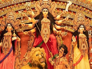 Navratri and Durga Puja: நவராத்திரி மற்றும் துர்கா பூஜை, இந்த இரண்டு பண்டிகைக்கும் இருக்கும் வித்தியாசம் தெரியுமா?