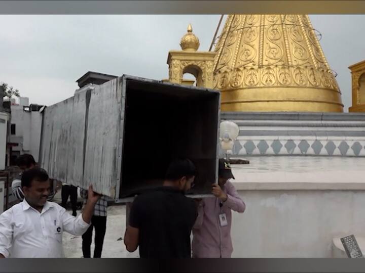Shirdi: शिर्डीच्या साईमंदिराच्या छतावरील बोजा हटवला; मंदिराला धोका होऊ नये म्हणून निर्णय