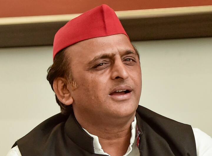 Samajwadi Party Chief Akhilesh Yadav Target Brajesh Pathak in UP Assembly Monsoon Session on Health services UP Monsoon Session: विधानसभा में योगी सरकार पर जमकर बरसे अखिलेश यादव, बिना नाम लिए ब्रजेश पाठक पर यूं साधा निशाना