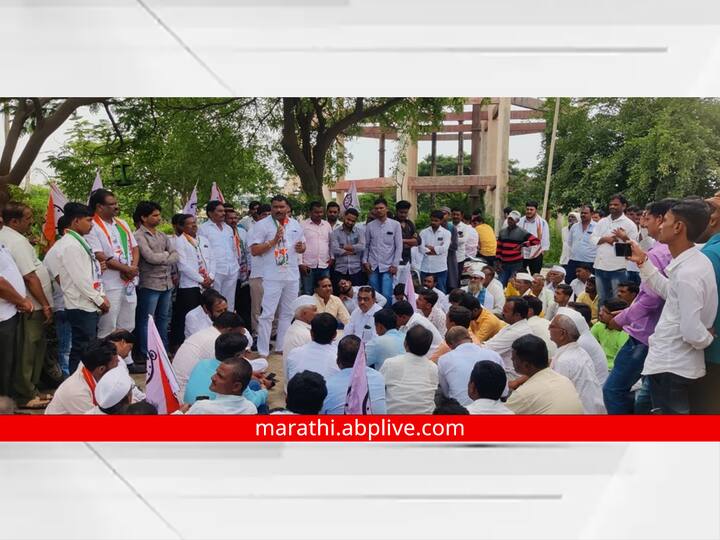 maharashtra News Aurangabad News NCP protests in Paithan constituency of Cabinet Minister Sandipan Bhumre Aurangabad: भुमरेंनी 'उजूक' मंत्री व्हावं, पण...; राष्ट्रवादी-काँग्रेसकडून पैठणमध्ये जोरदार निदर्शने