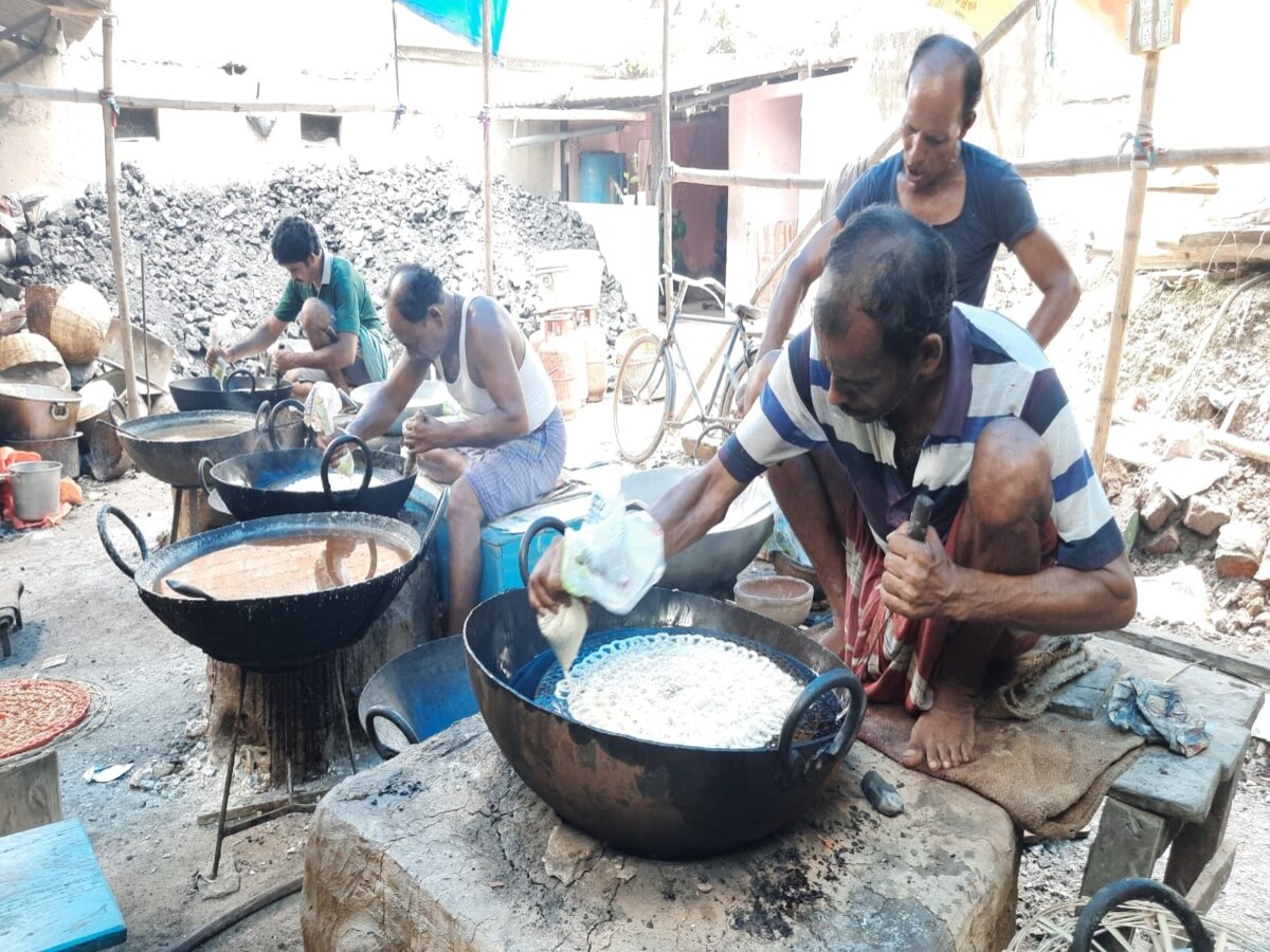 ஒரு ஜிலேபியின் எடை 2 கிலோ! - மாநிலம் தாண்டி கவனம் பெரும் பாரம்பரிய ‘ ஜம்போ ஜிலேபி ‘