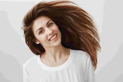 Hair Problem: রাতে চুলে তেল দিয়ে ঘুমাতে যান? ভাল না খারাপ?