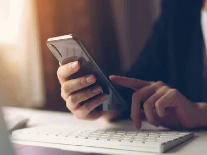 Telecom Ministry IMEI number of all mobile phones will be important to register in the portal Telecom Ministry: नए साल से सभी मोबाइल फोन के IMEI नंबर का कराना होगा रजिस्ट्रेशन, दूरसंचार विभाग ने लिया फैसला