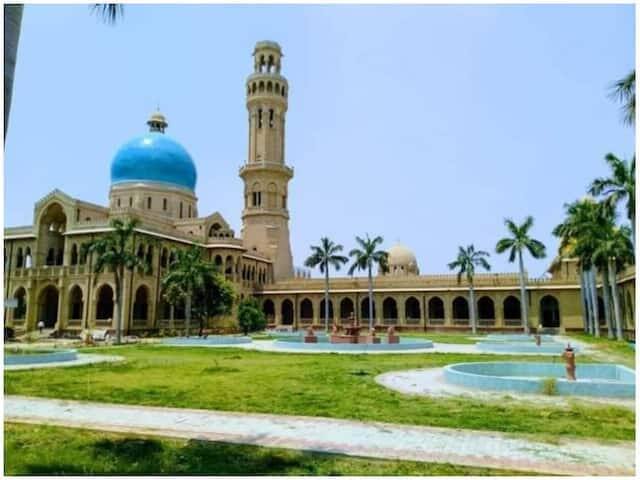 इलाहाबाद विश्वविद्यालय में फीस बढ़ाने के खिलाफ आंदोलन जारी, अब यूनिवर्सिटी ने लिया ये बड़ा फैसला Allahabad Central University PG admission process postponed in view of students' agitation regarding fee hike ANN इलाहाबाद विश्वविद्यालय में फीस बढ़ाने के खिलाफ आंदोलन जारी, अब यूनिवर्सिटी ने लिया ये बड़ा फैसला