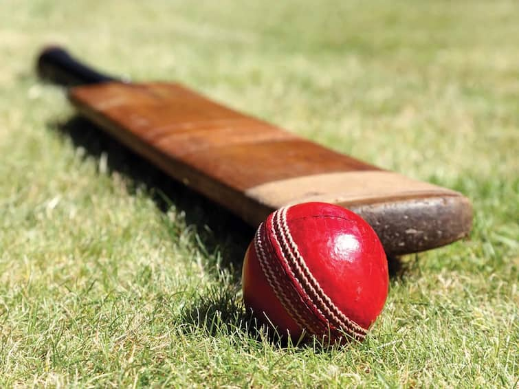 Africa Cricket Asociation Cup : Kenya beat Cameroon 20 over match ended in 20 balls, team lost 10 wickets in 28 runs Africa Cricket Asociation Cup: जबरदस्त! 20 षटकांचा सामना अवघ्या 20 चेंडूतच संपवला; टी-20 क्रिकेटमध्ये अनोखा विक्रम