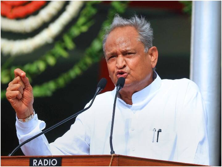 Rajasthan CM Ashok Gehlot hold meeting with Congress Legislature Party, he may contest Congress President election Congress President Election: 'मैं कुछ भी बन जाऊं, लेकिन...', कांग्रेस विधायक दल की बैठक में अशोक गहलोत का बड़ा बयान