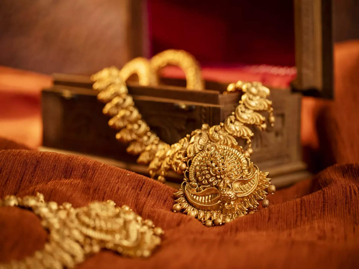 Gold Silver Price Today: தங்கம் வாங்குற ஐடியா இருக்கா? இன்னைக்கு விலை நிலவரம் இதுதான் மக்களே..