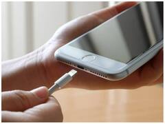 Phone Charge करते समय भूलकर भी न करें ये पांच गलतियां, हो जाएगा भारी नुकसान!