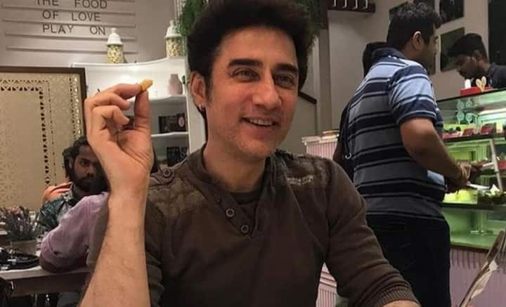 ফয়জল জানিয়েছেন, ‘বিগ বস’-এ প্রতিযোগীদের মানসিক অবস্থা নিয়ে ছেলেখেলা করা হয় বলে মনে করেন তিনি। ঘরের মধ্যে বন্দি করে রেখে হেনস্থা করা হয়। কিছু টাকার জন্য নিজেকে বন্দি করতে পারবেন না তিনি।
