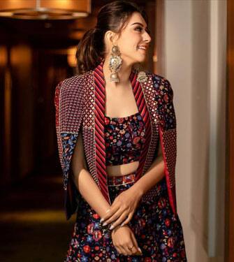 सोशल मीडिया पर हंसिका मोटवानी (Hansika Motwani) काफी एक्टिव रहती हैं. इंस्टाग्राम पर आप उनकी तमाम फोटो-वीडियो देख सकते हैं.