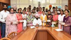 ਹਰਜੋਤ ਬੈਂਸ ਨੇ ਸਿੱਖਿਆ ਵਿਭਾਗ ਵਿੱਚ 27 ਉਮੀਦਵਾਰਾਂ ਨੂੰ ਨਿਯੁਕਤੀ ਦਿੱਤੇ ਪੱਤਰ