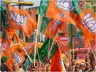 Gujarat Assembly Elections: વિધાનસભા ચૂંટણી પહેલા બીજેપીને ઝટકો, જાણો કયા દિગ્ગજ નેતા કોંગ્રેસમાં જોડાયા