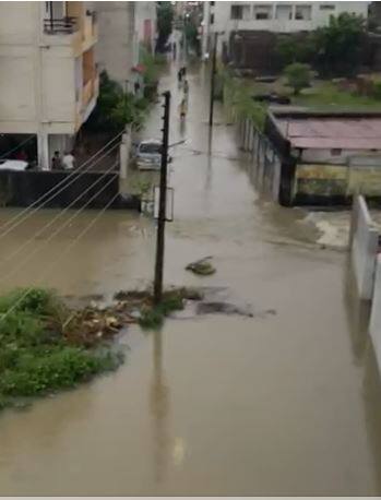 गोंदिया जिल्ह्यात काल रात्रीपासून दमदार पावसानं हजेरी लावली