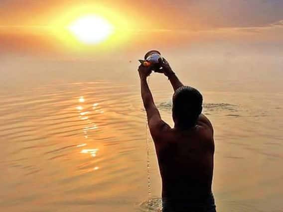 Pitru Paksha 2022 Ekadashi: Today is Indira Ekadashi of Shradh festival, donate these 5 things today, you will get benefit Pitru Paksha 2022 Ekadashi: Today is Indira Ekadashi of Shradh festival, donate these 5 things today, you will get benefit
