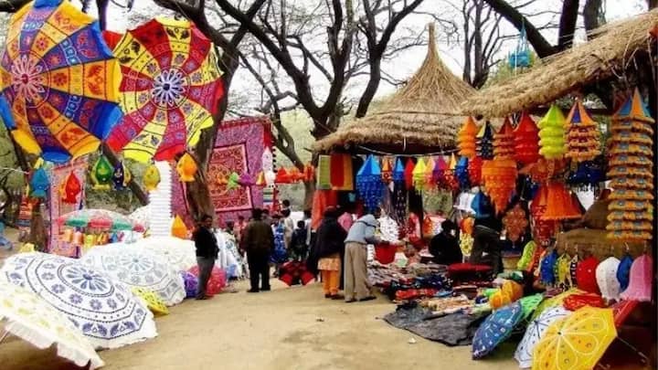 इस साल ये पहली बार हो रहा है कि ये मेला एक ही साल में दूसरी बार लगने जा रहा है. फिलहाल विभाग ने ये तय नहीं किया है कि मेले में किस राज्य से कौन से कलाकार औक हस्तशिल्पियों को निमंत्रित करना है.